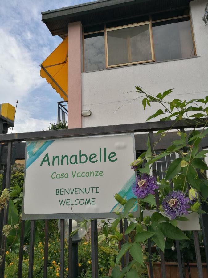 Annabelle Villa Somma Lombardo Oda fotoğraf